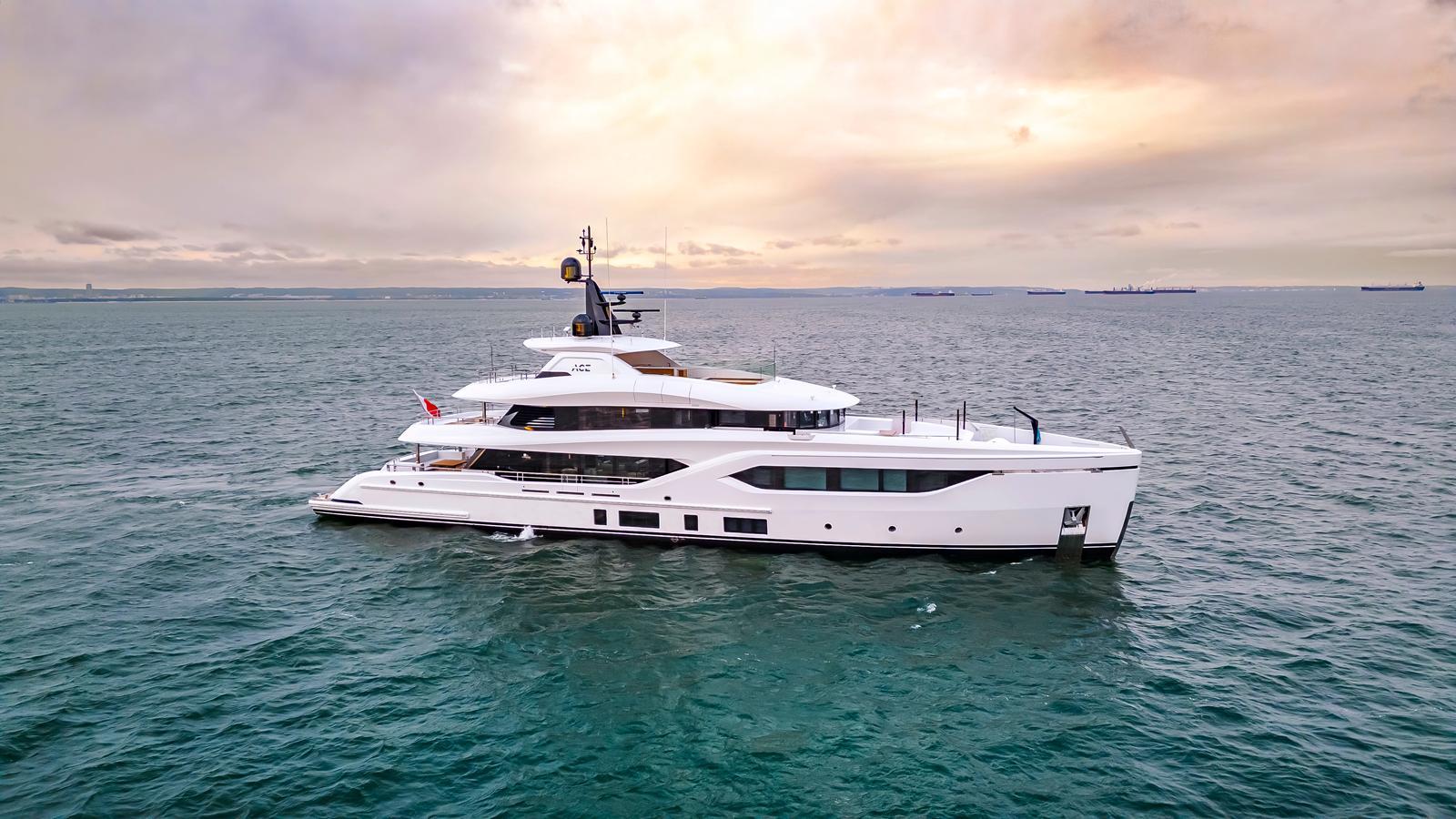 Conrad Shipyard C144S