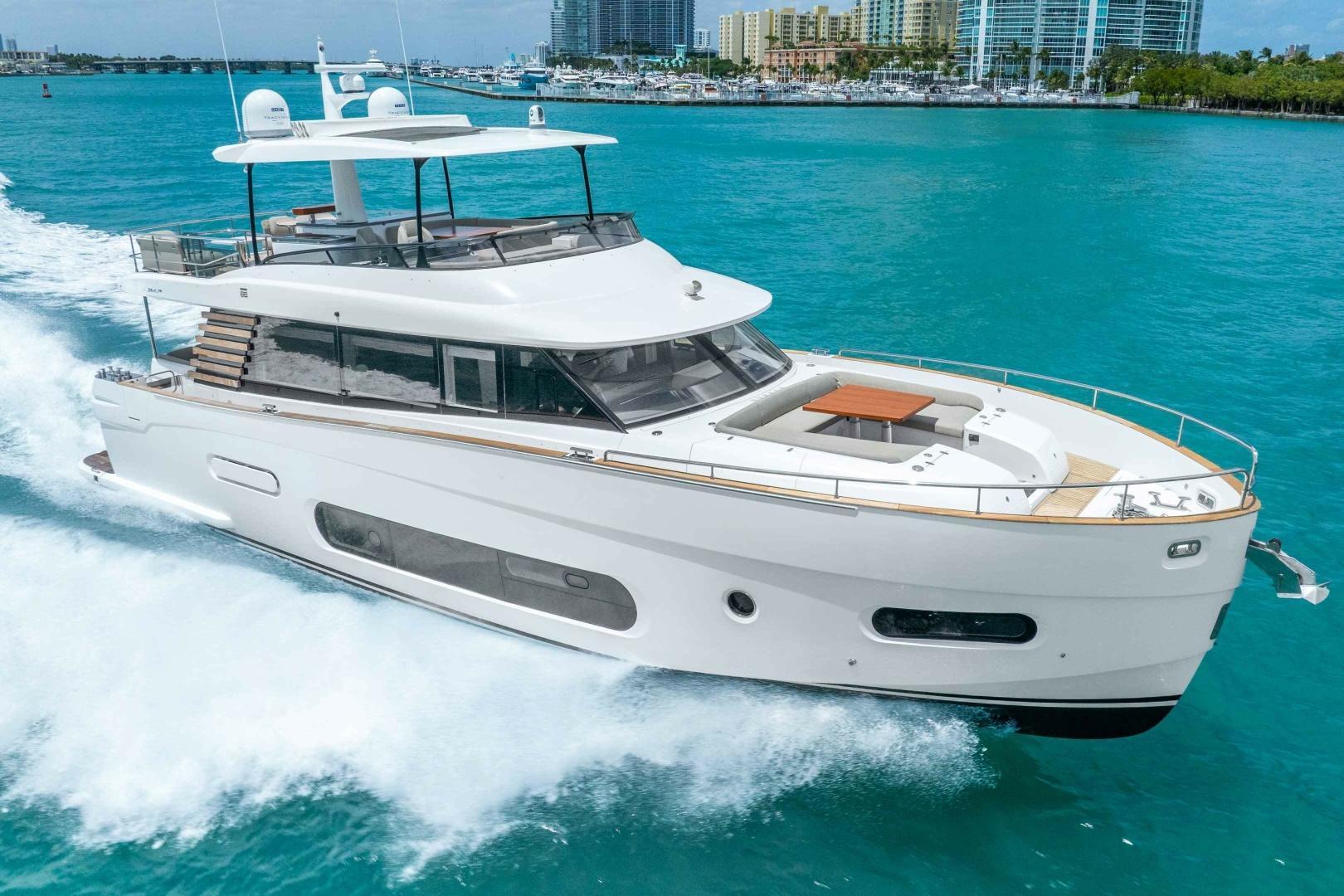 Azimut Magellano 66