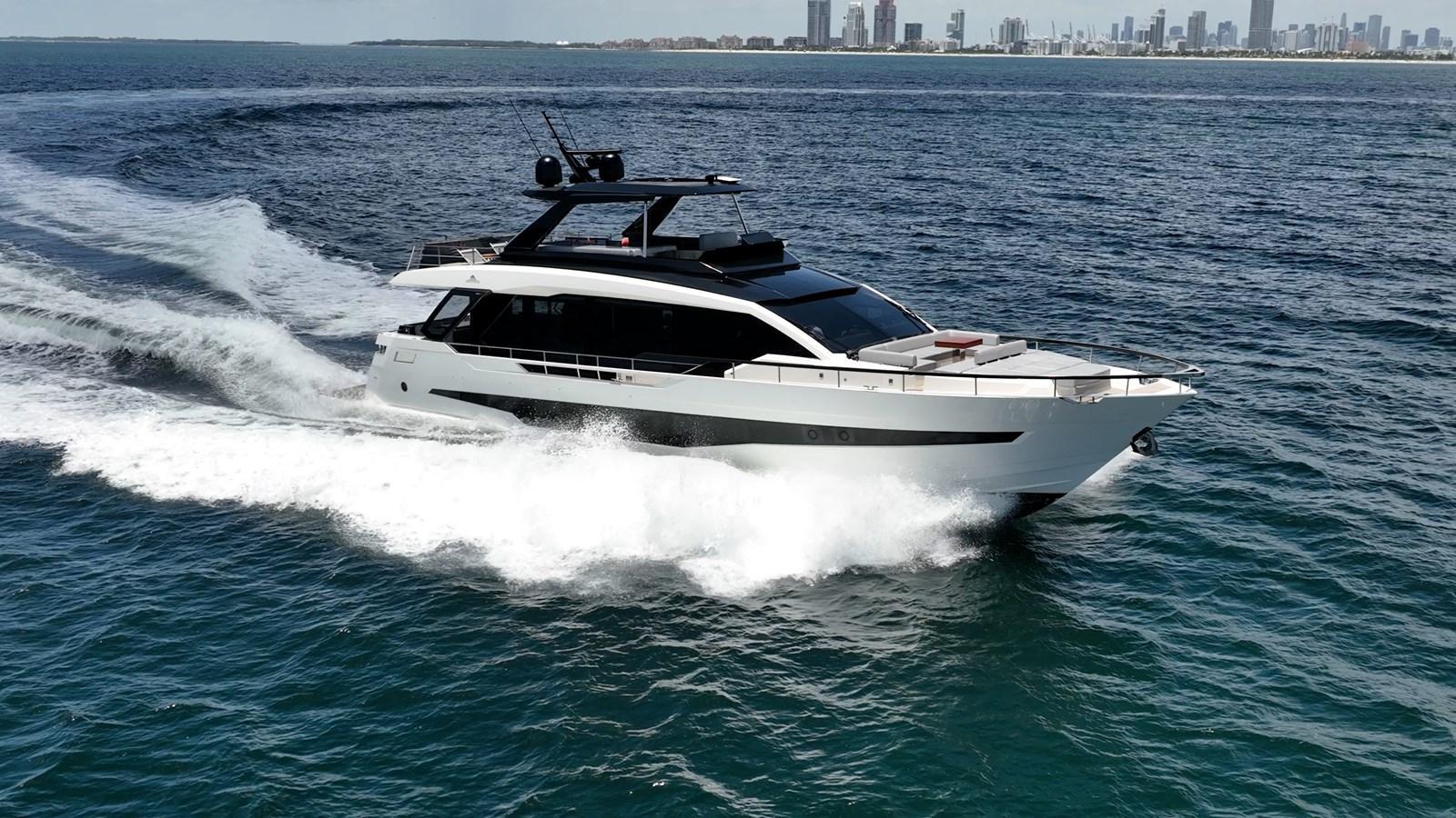 Astondoa Flybridge