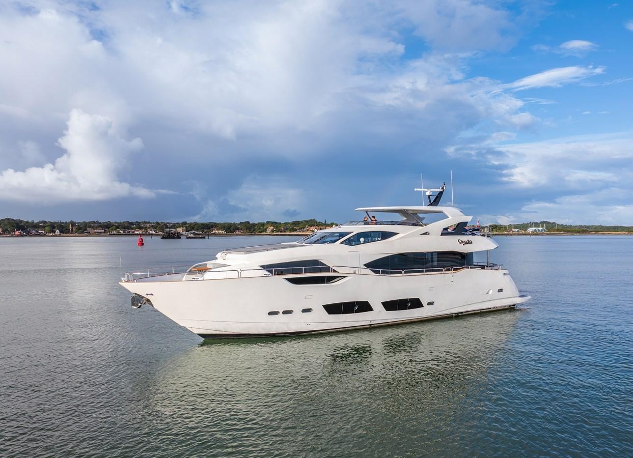 Sunseeker 95 Yacht