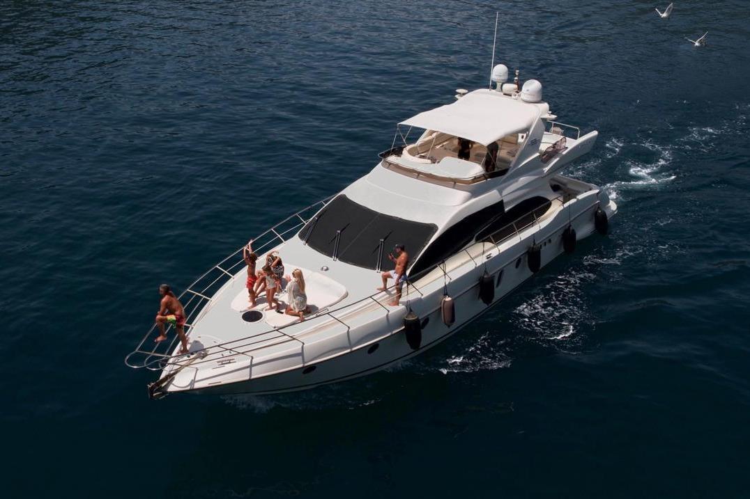 Azimut 62