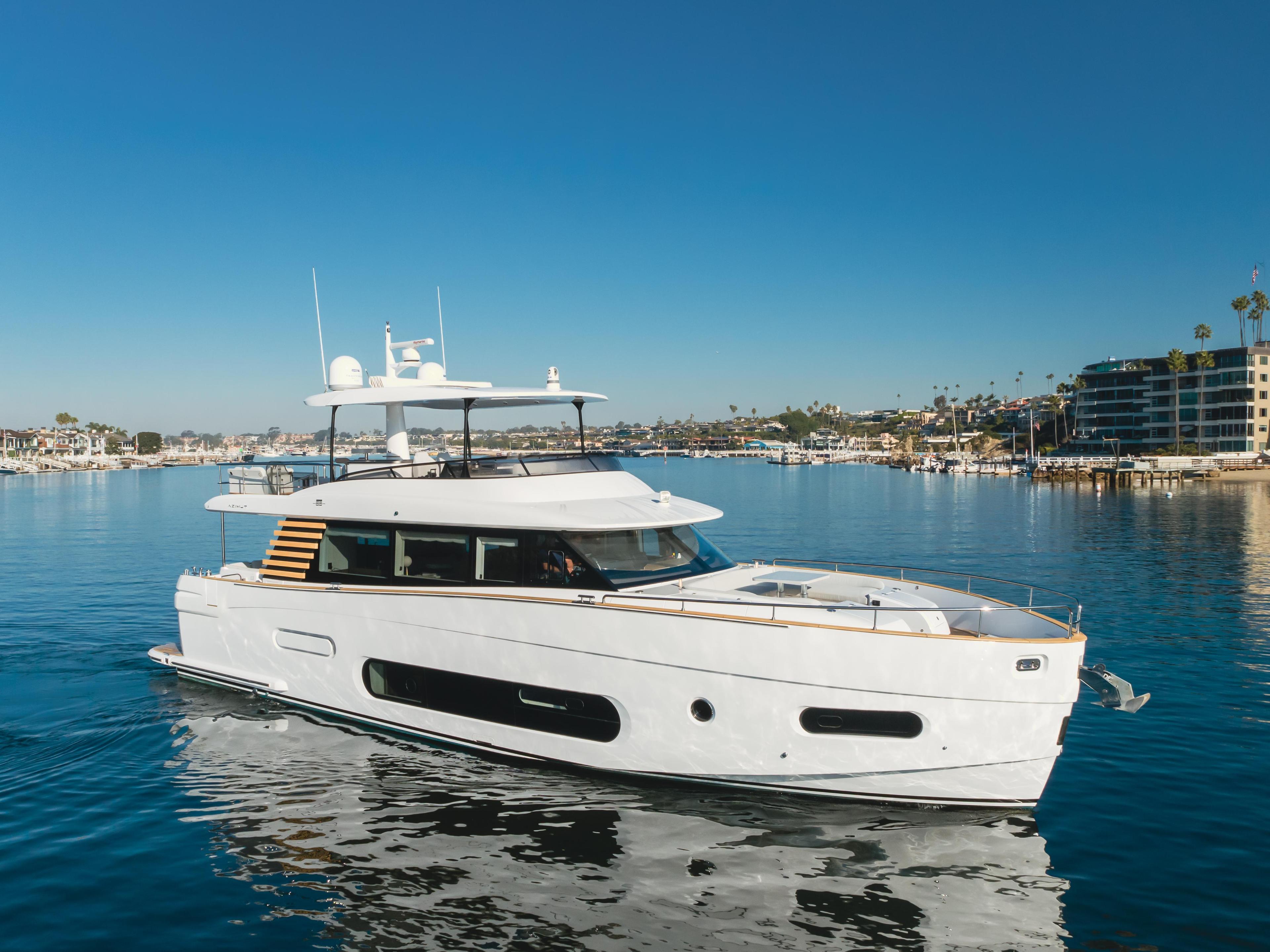 Azimut Magellano 66