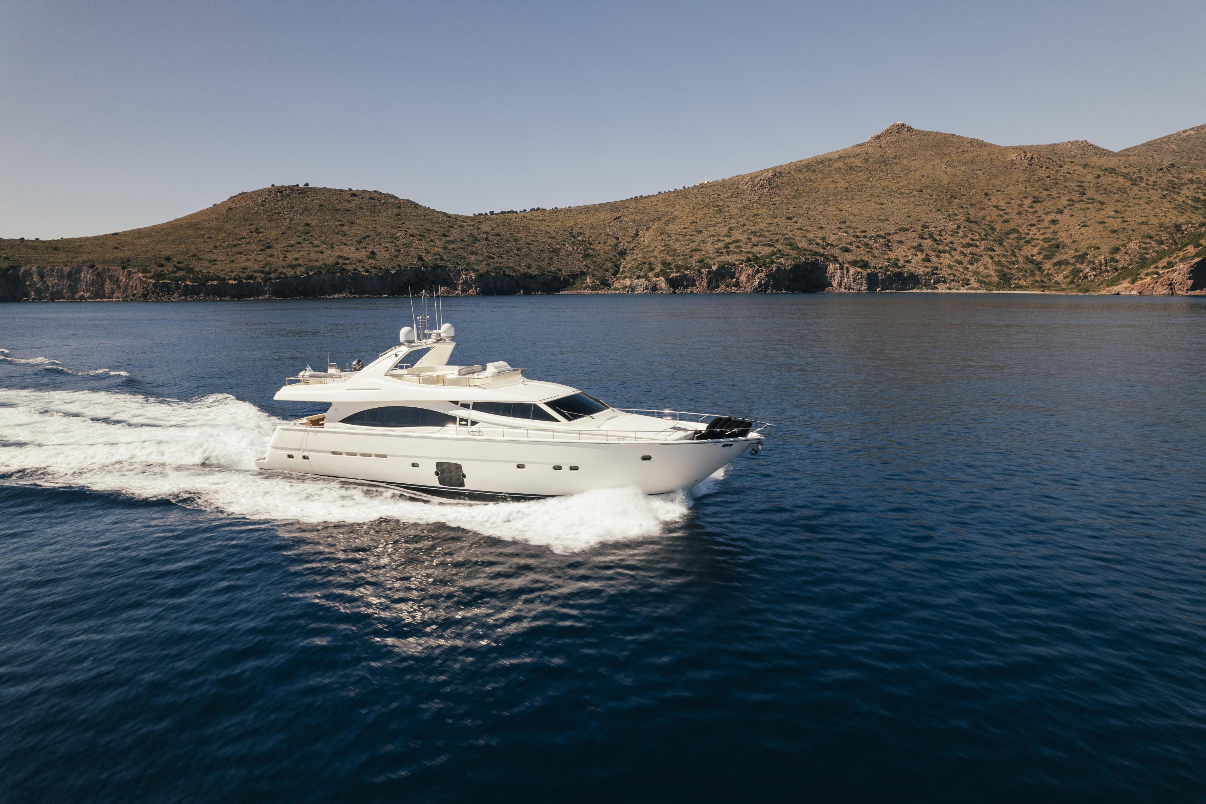 Ferretti 830