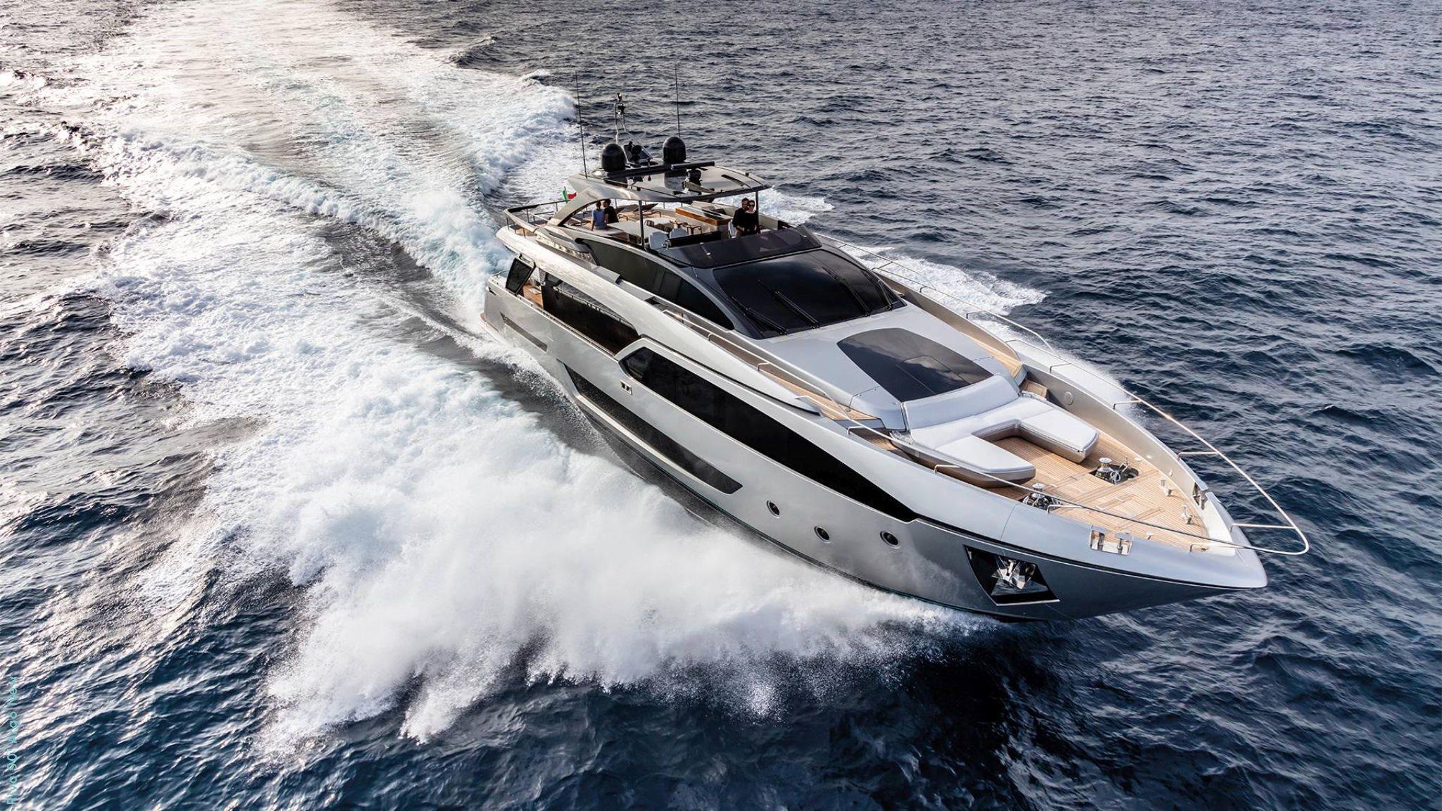 Riva 90 Argo