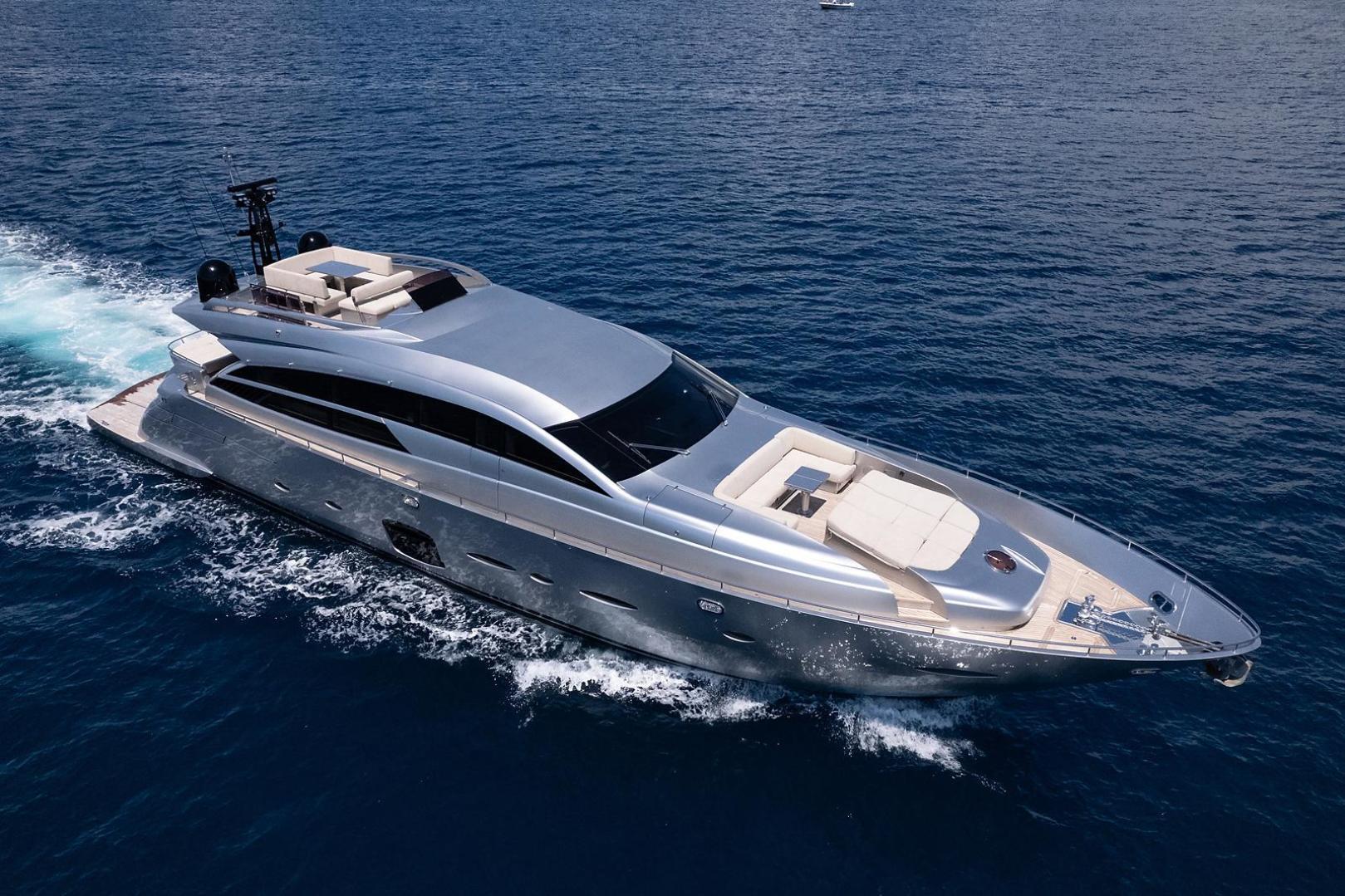 Pershing 92