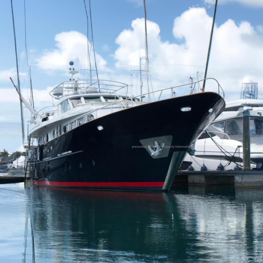 Benetti 79 Raised Pilot House