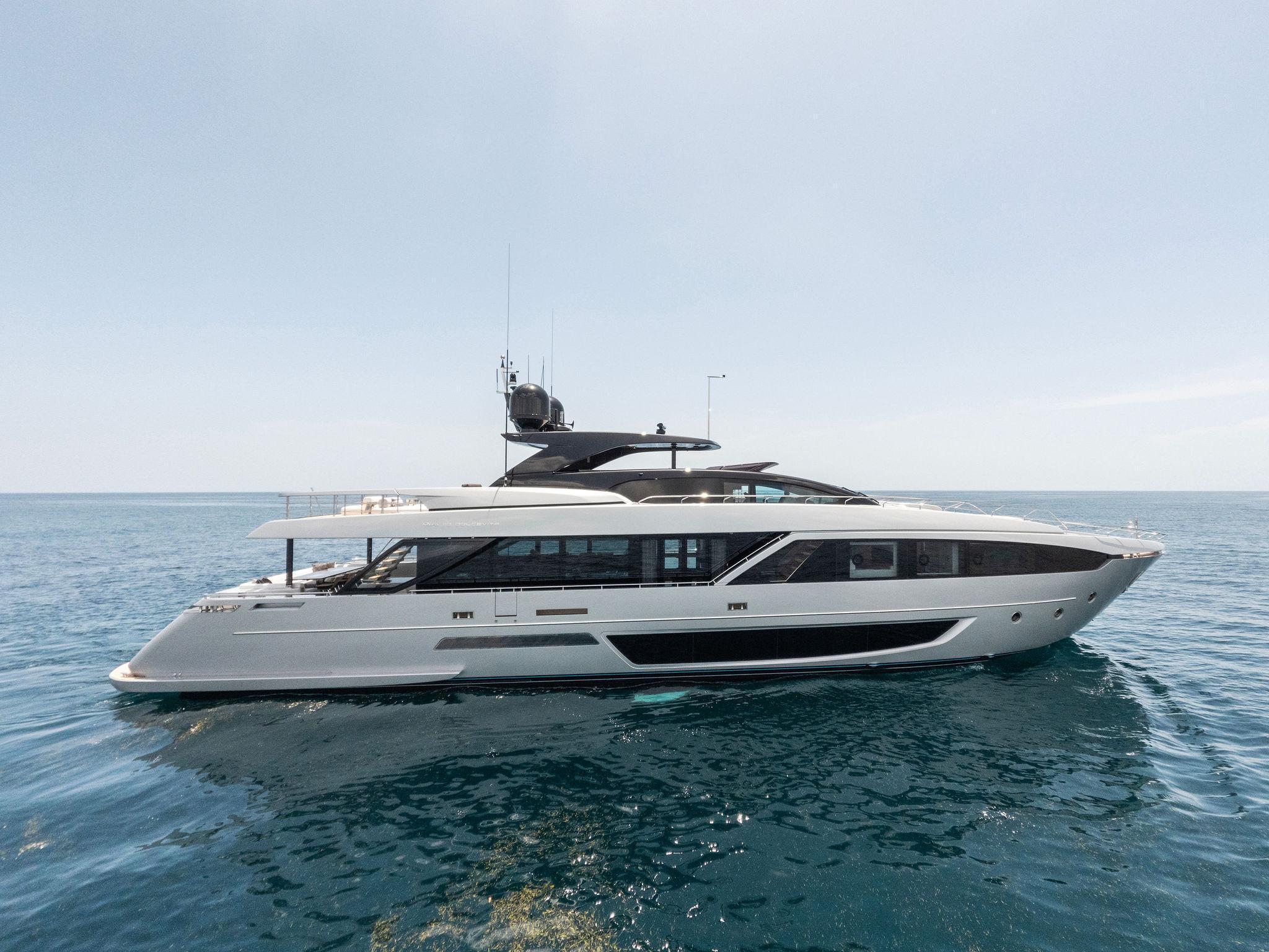 Riva 110 Dolcevita