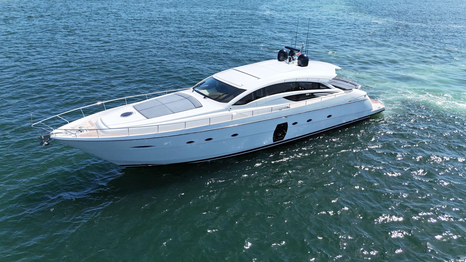 Pershing 72