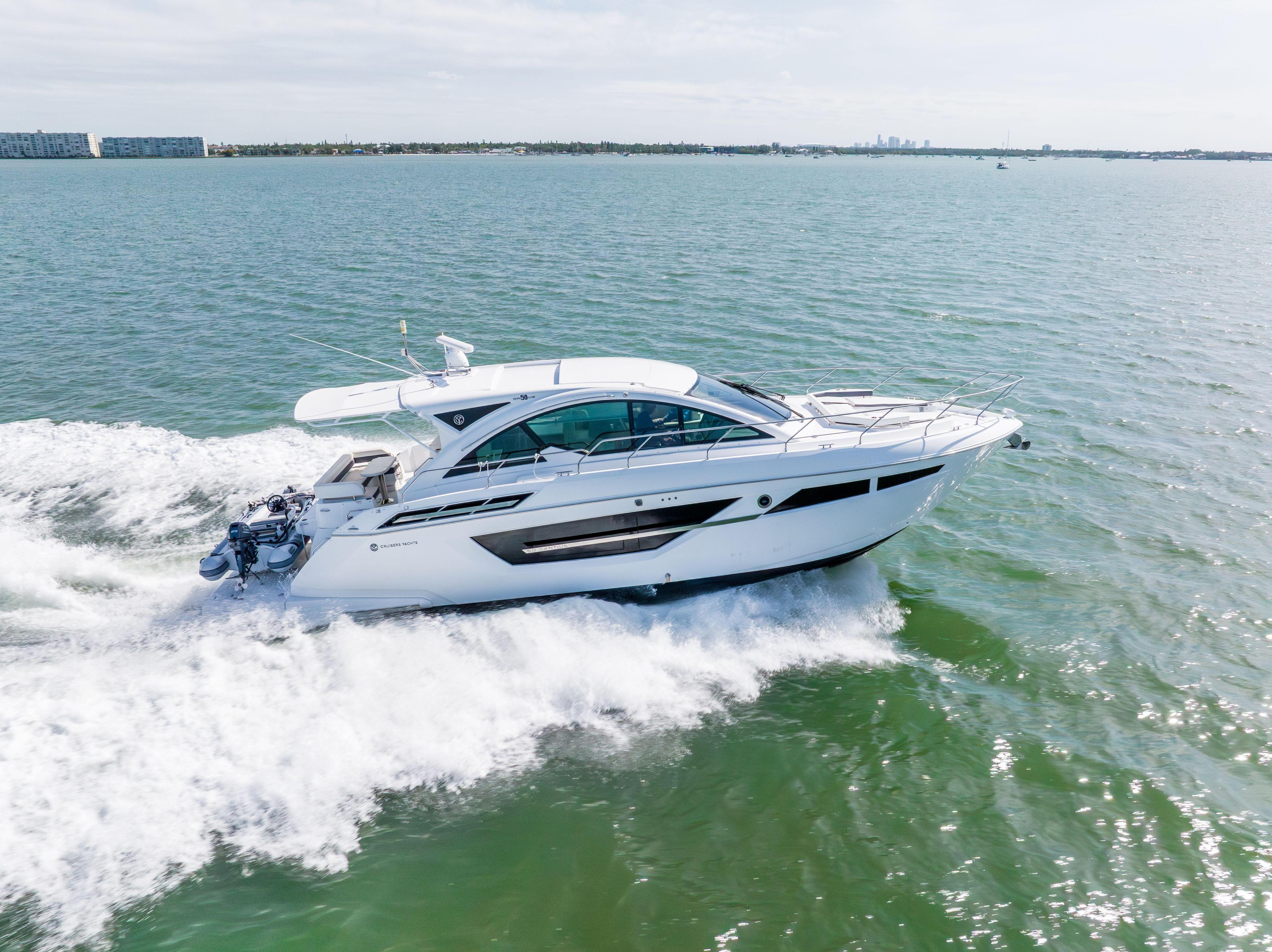 Cruisers Yachts 50 Cantius