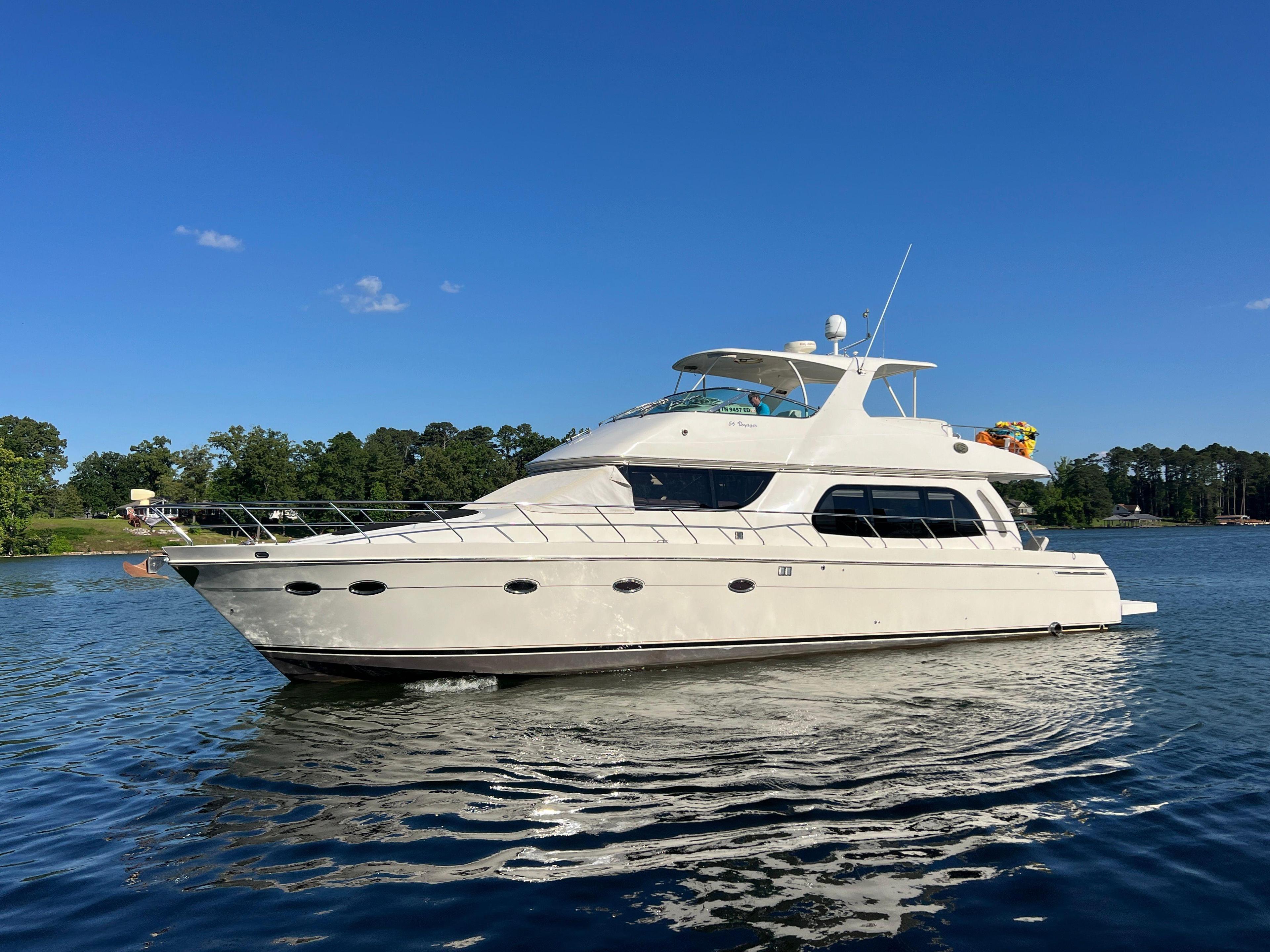 Carver 560 Voyager Sky