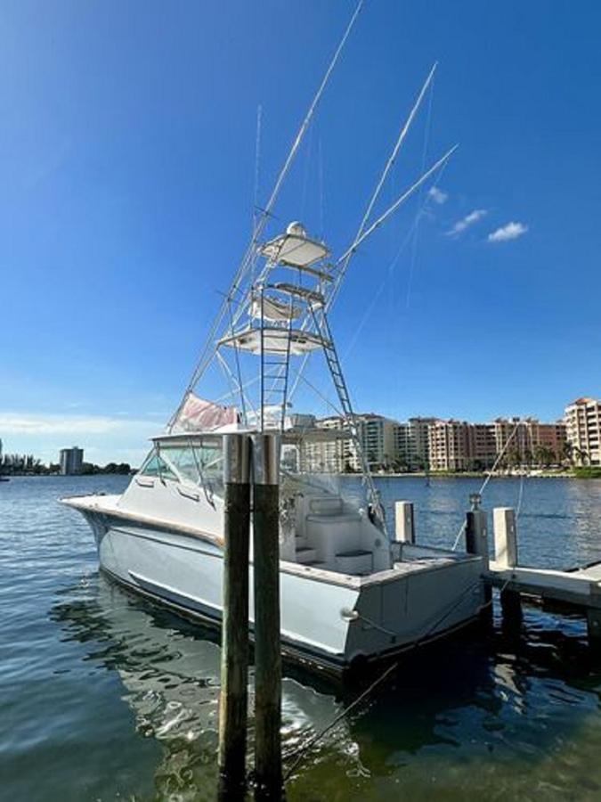 Buddy Davis 52 Sport Express Fish