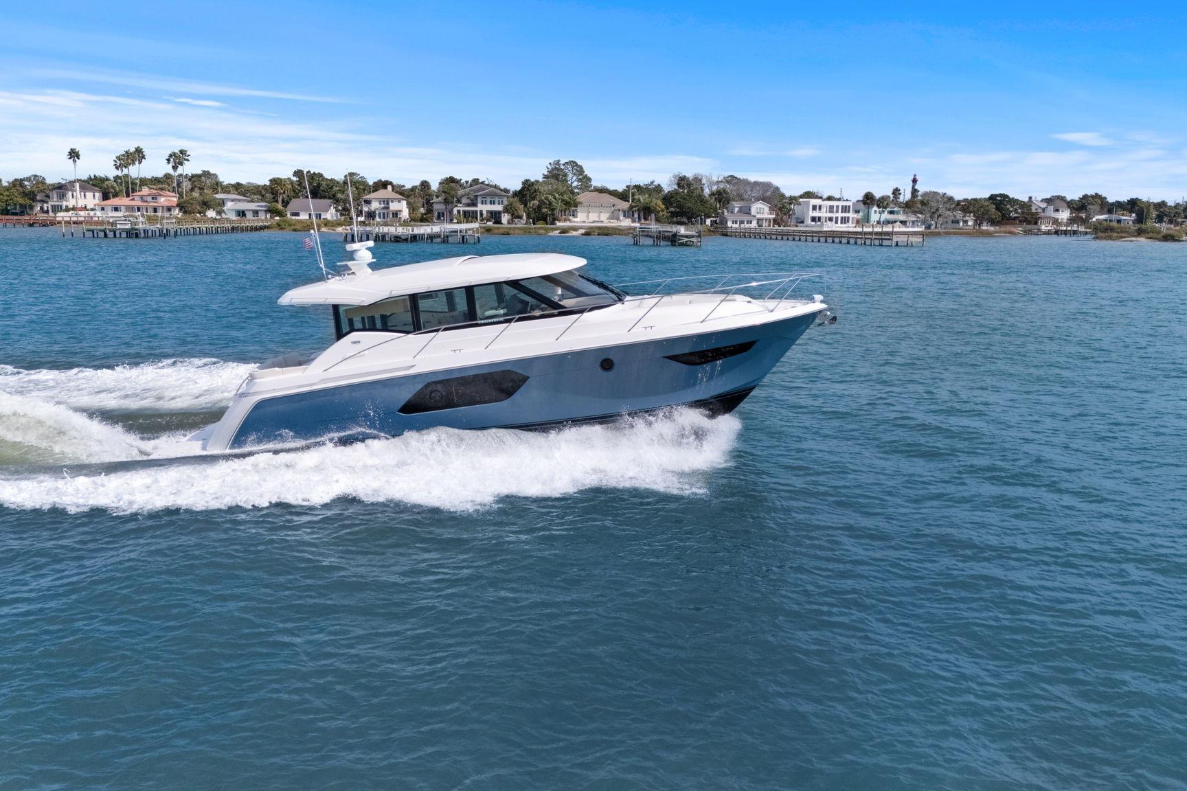 Tiara Yachts C49 Coupe