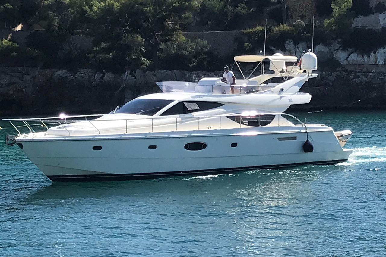 Ferretti 550