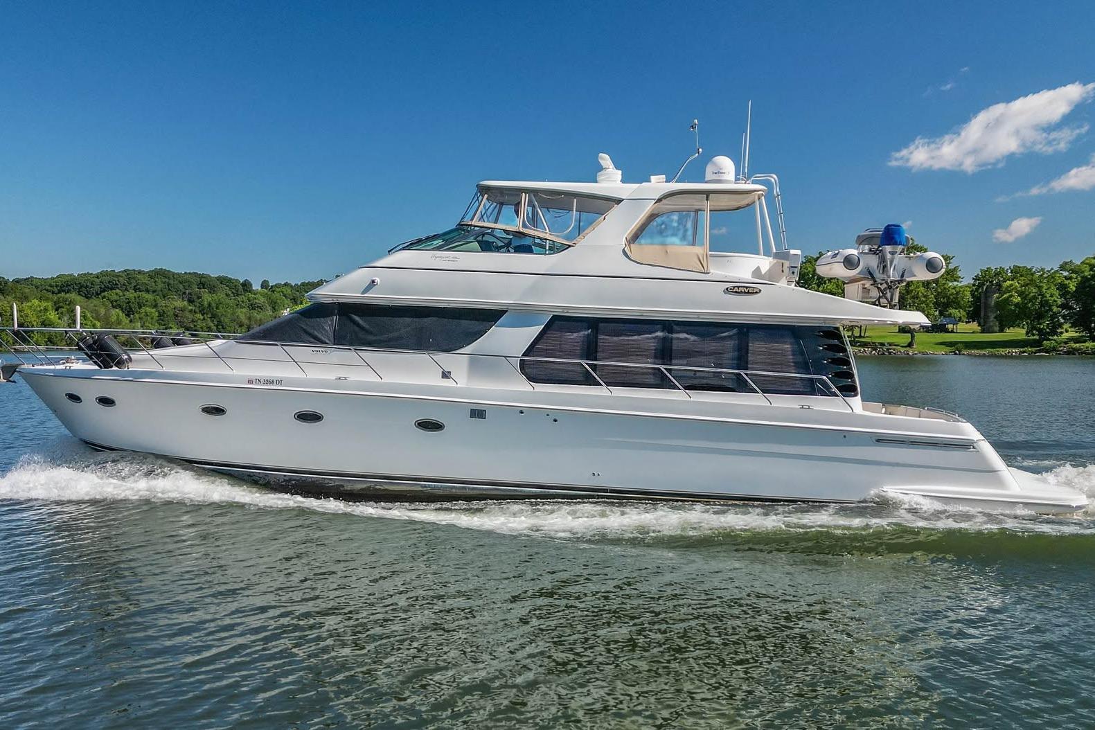 Carver 570 Voyager Pilothouse