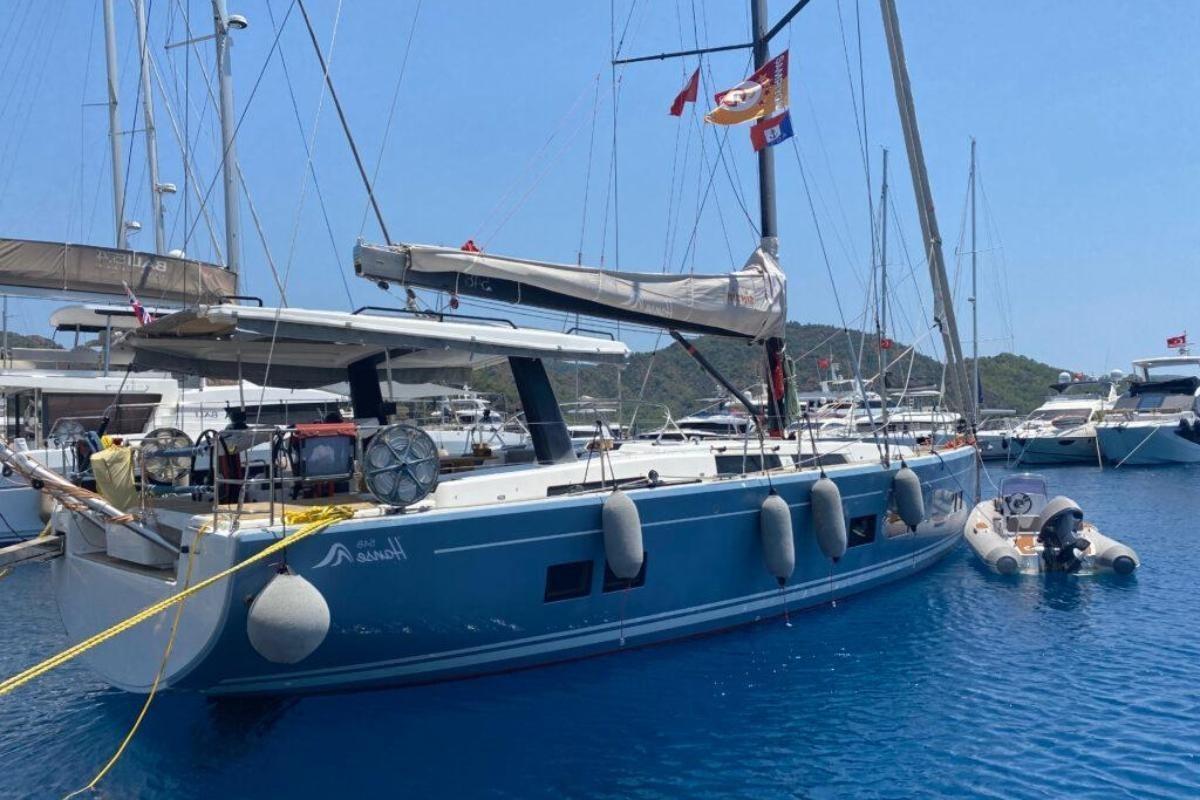 Hanse 548
