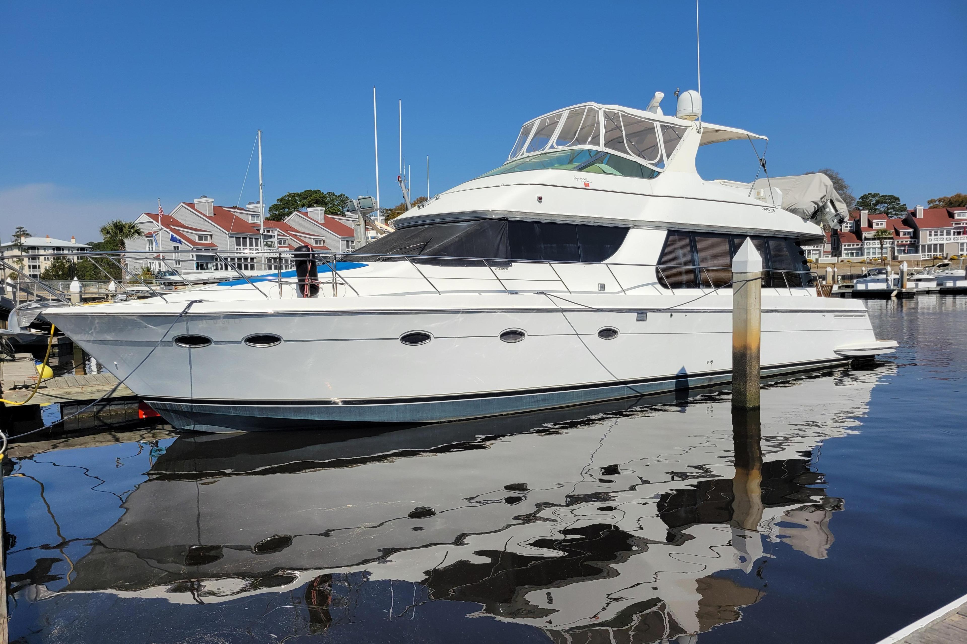 Carver 570 Voyager Pilothouse