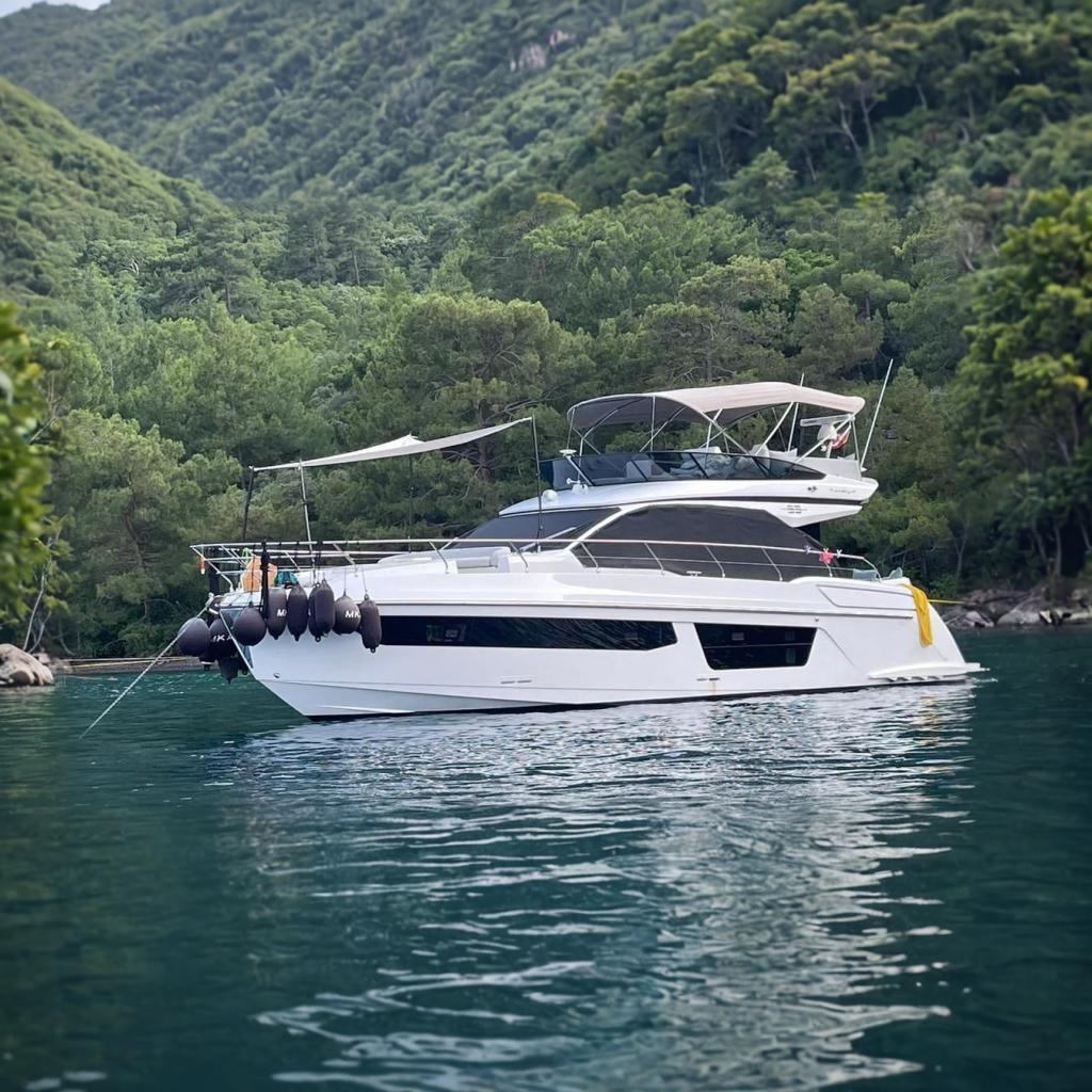 Azimut Fly 53