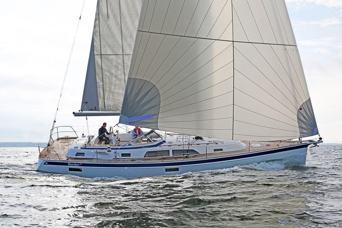 Hallberg-Rassy 44