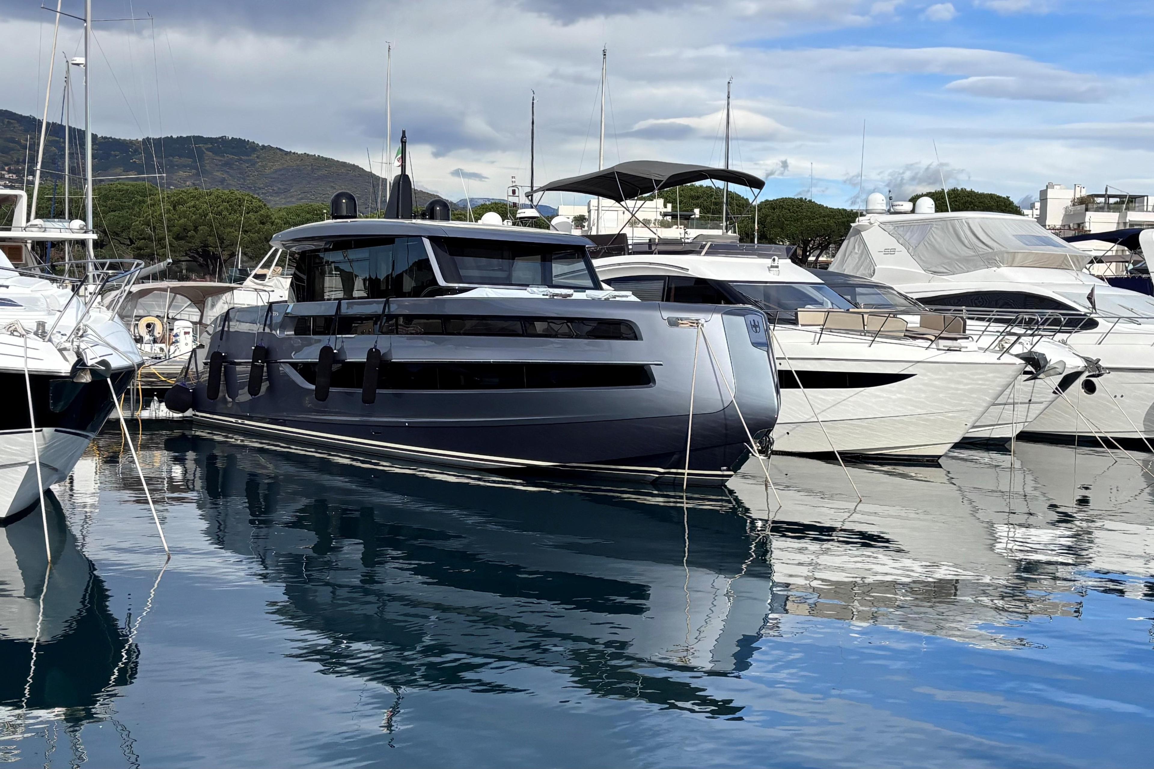 Invictus ST550