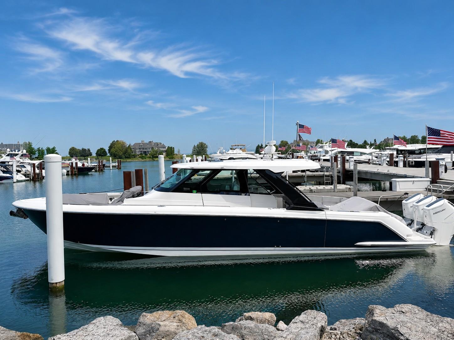 Tiara Yachts 48 LS
