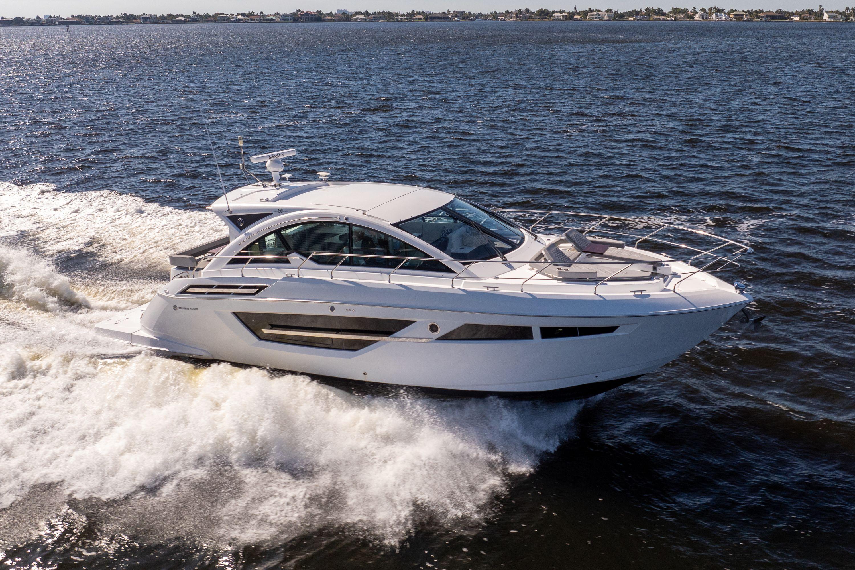Cruisers Yachts 50 Cantius