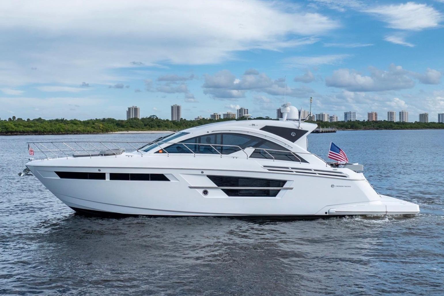 Cruisers Yachts 54 Cantius