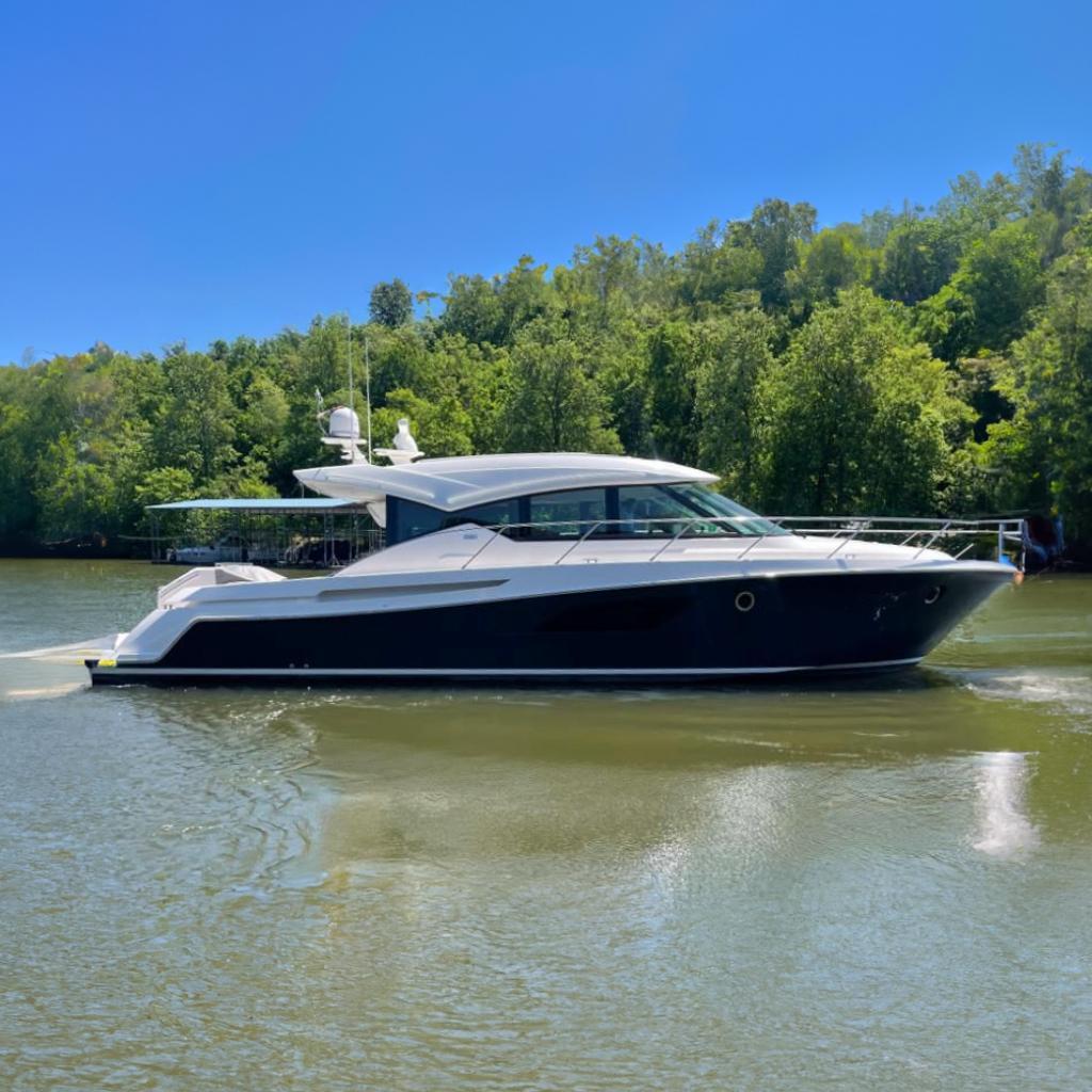 Tiara Yachts C53 Coupe for sale