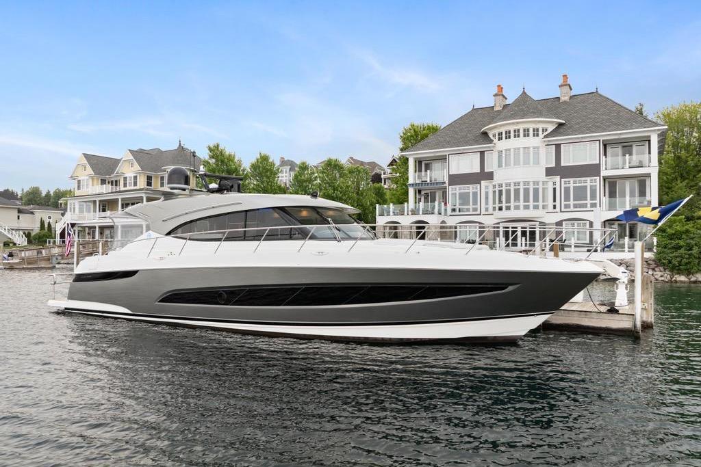 Riviera 5400 Sport Yacht for sale