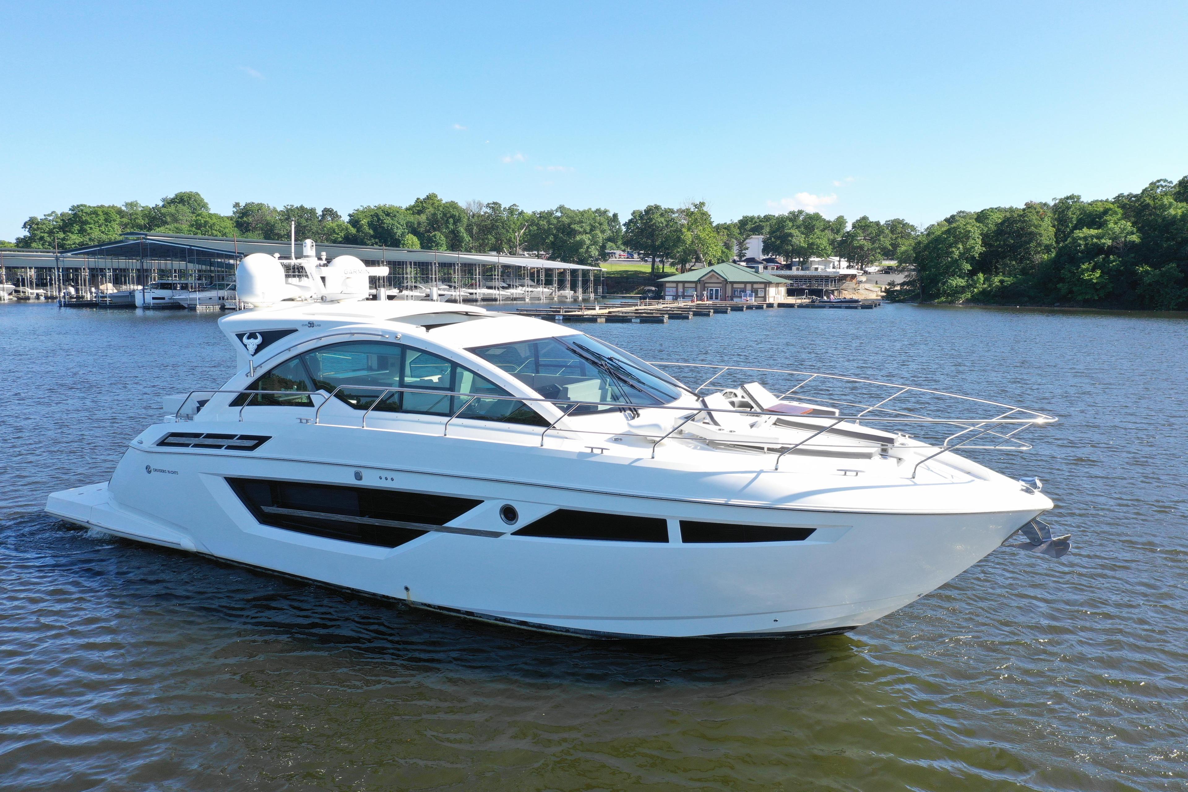 Cruisers Yachts 50 Cantius