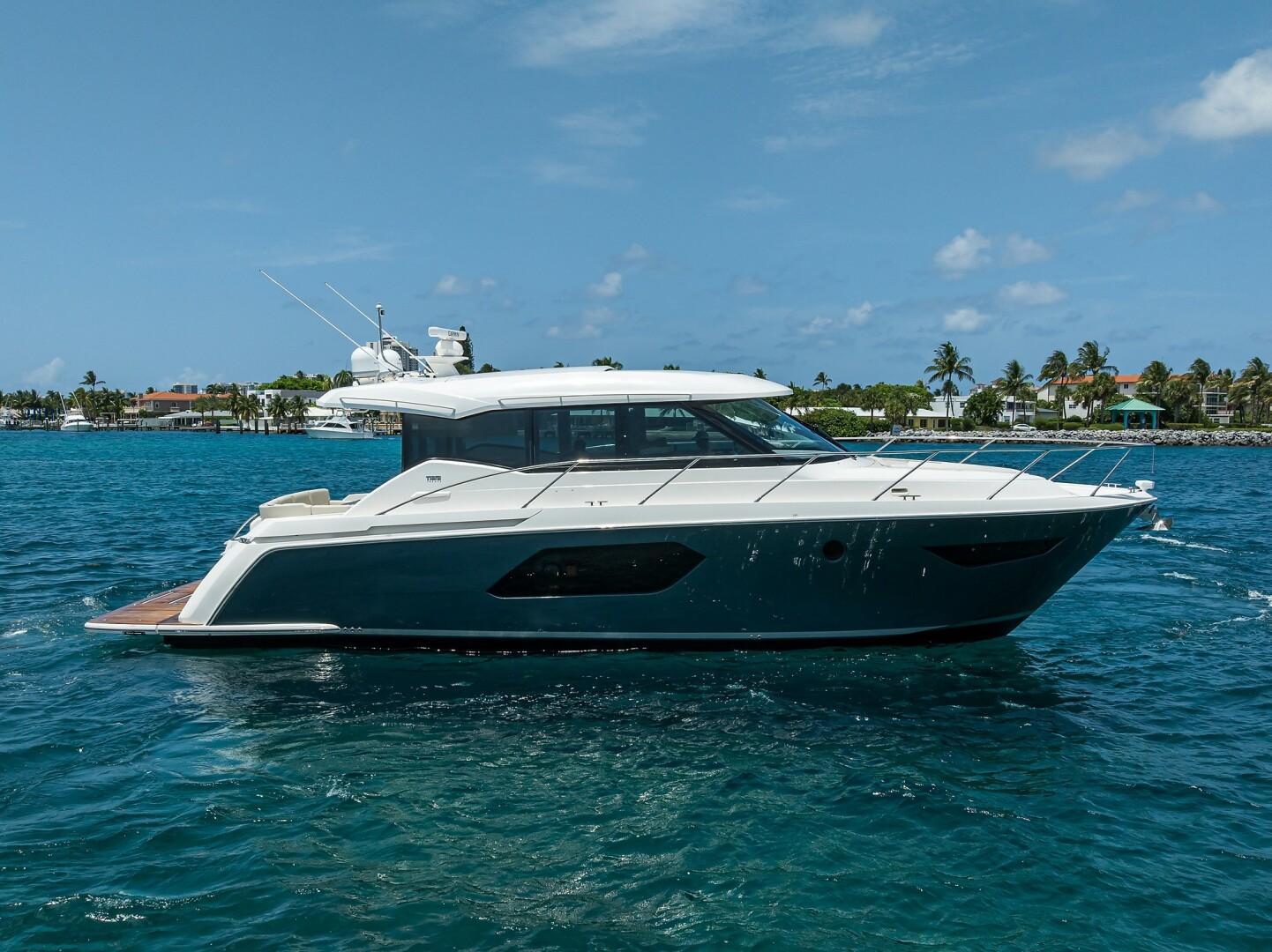 Tiara Yachts C49