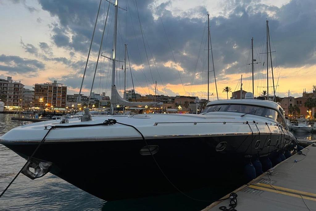 Azzura 63