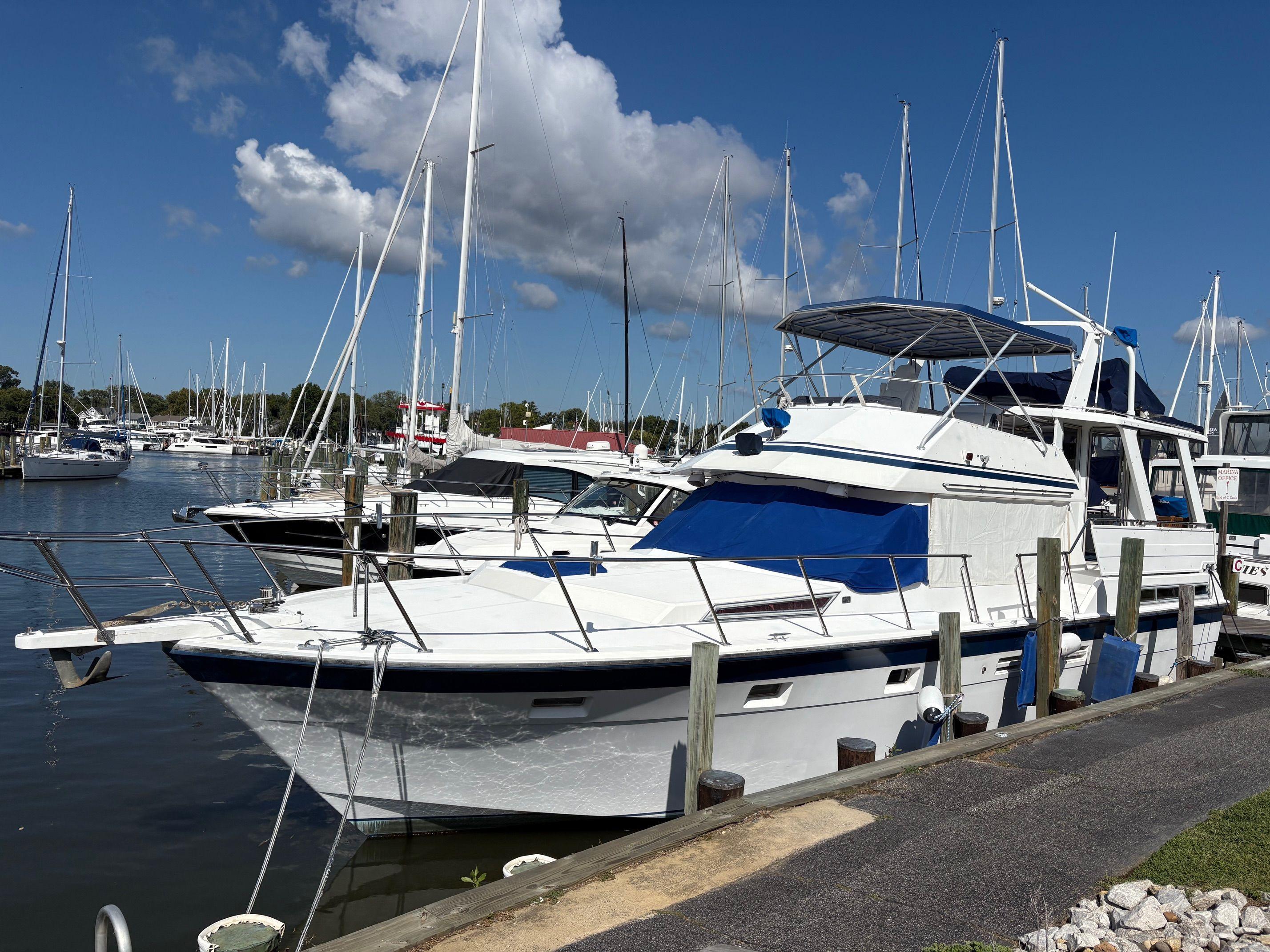 Hi-Star 48 Sundeck for sale