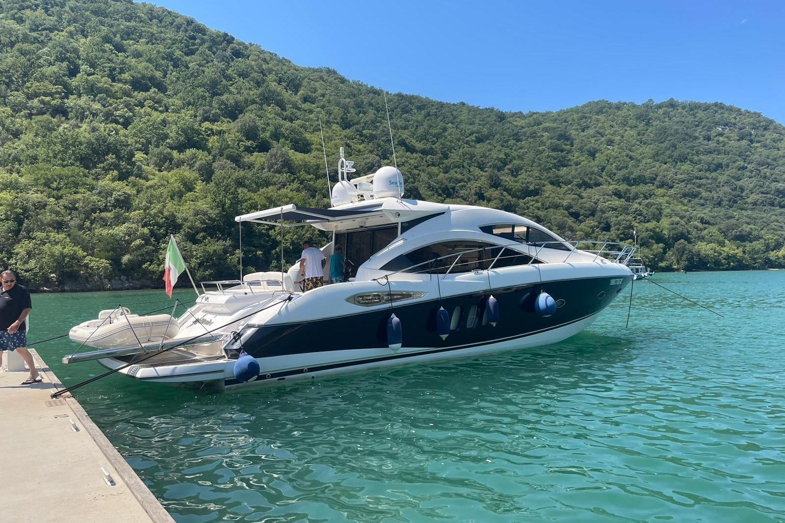 Sunseeker Predator 52