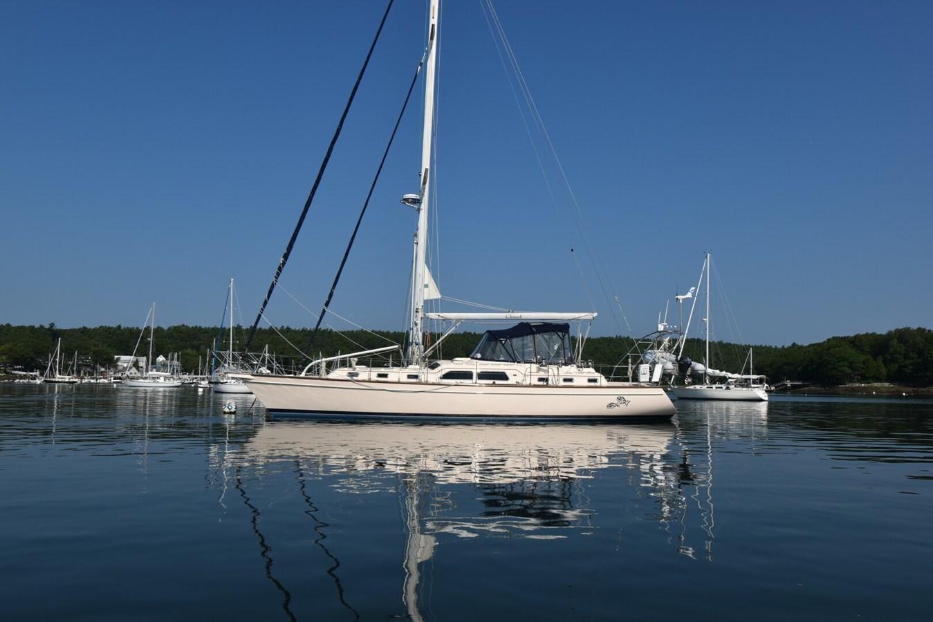 Island Packet 485