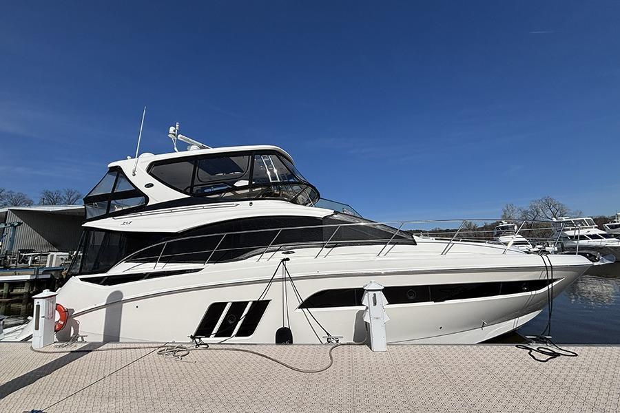 Sea Ray Fly 510