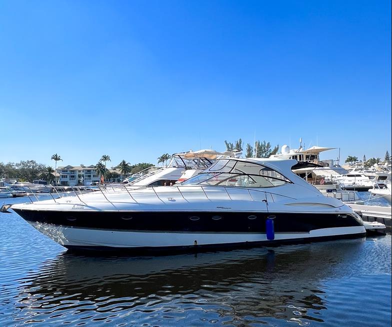 Cruisers Yachts 560 Express