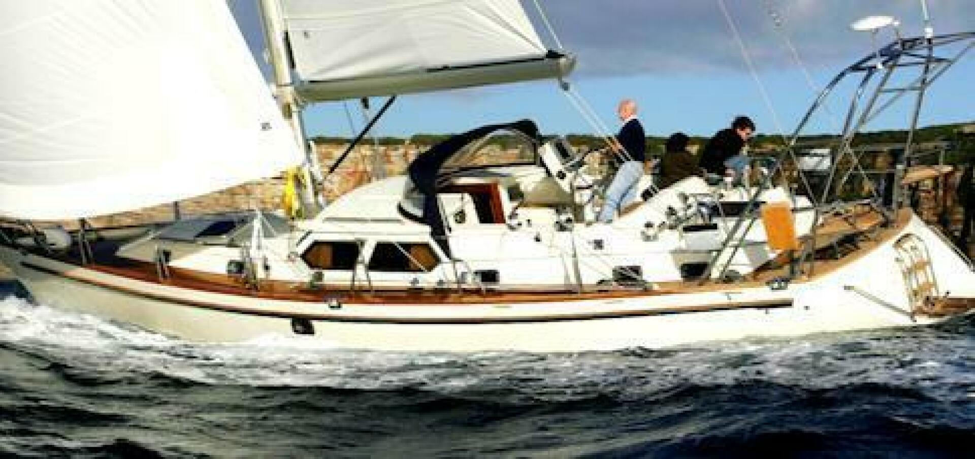 Tayana 48 Center Cockpit
