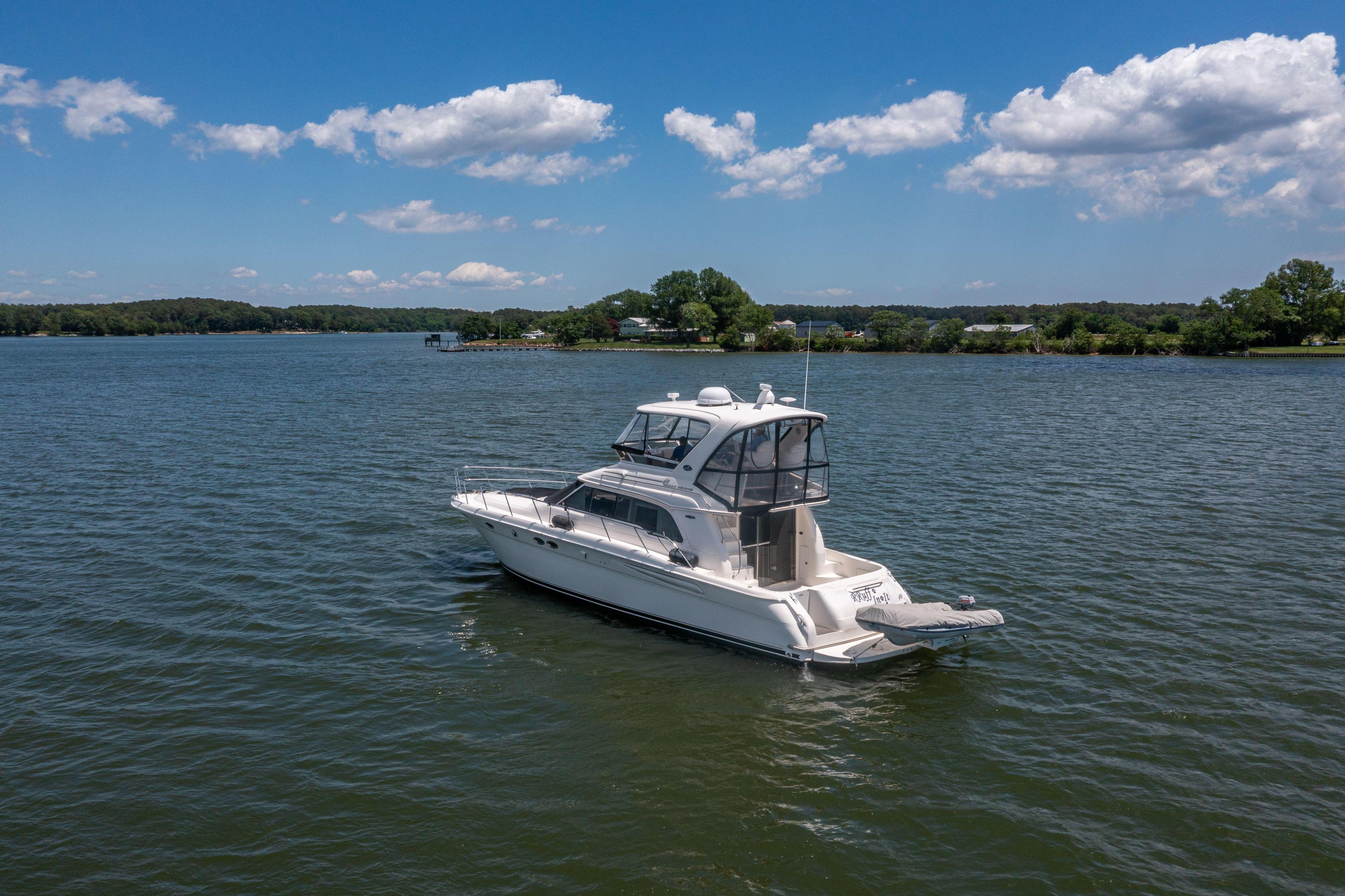 Sea Ray 480 Sedan Bridge