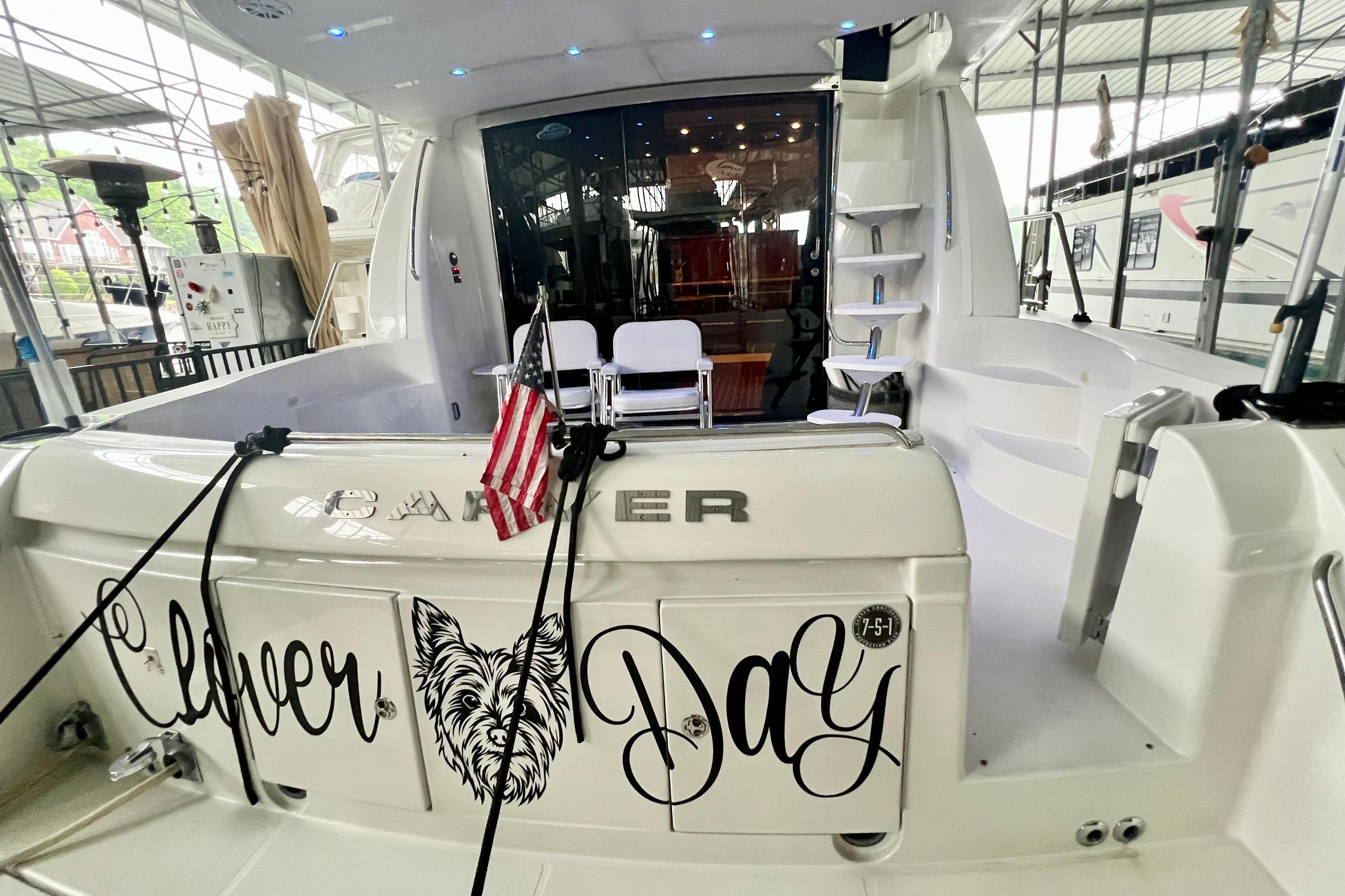 Carver 56 Voyager