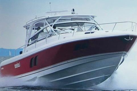 Intrepid 475 Sport Yacht