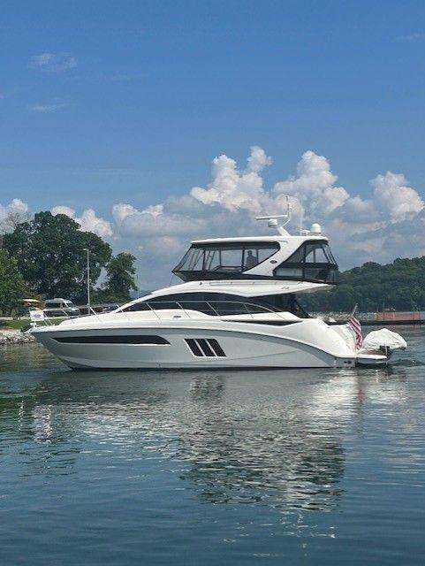 Sea Ray Fly 510