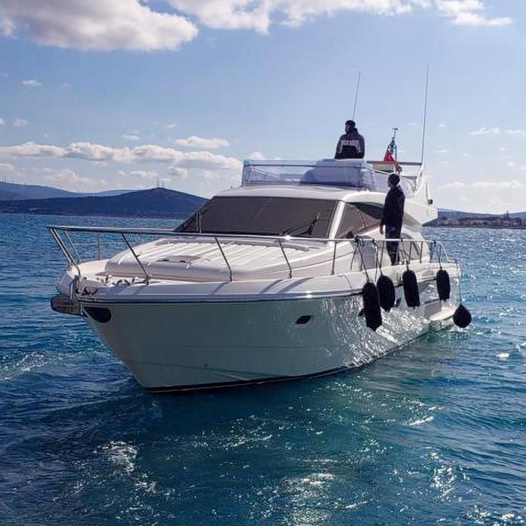 Ferretti 530