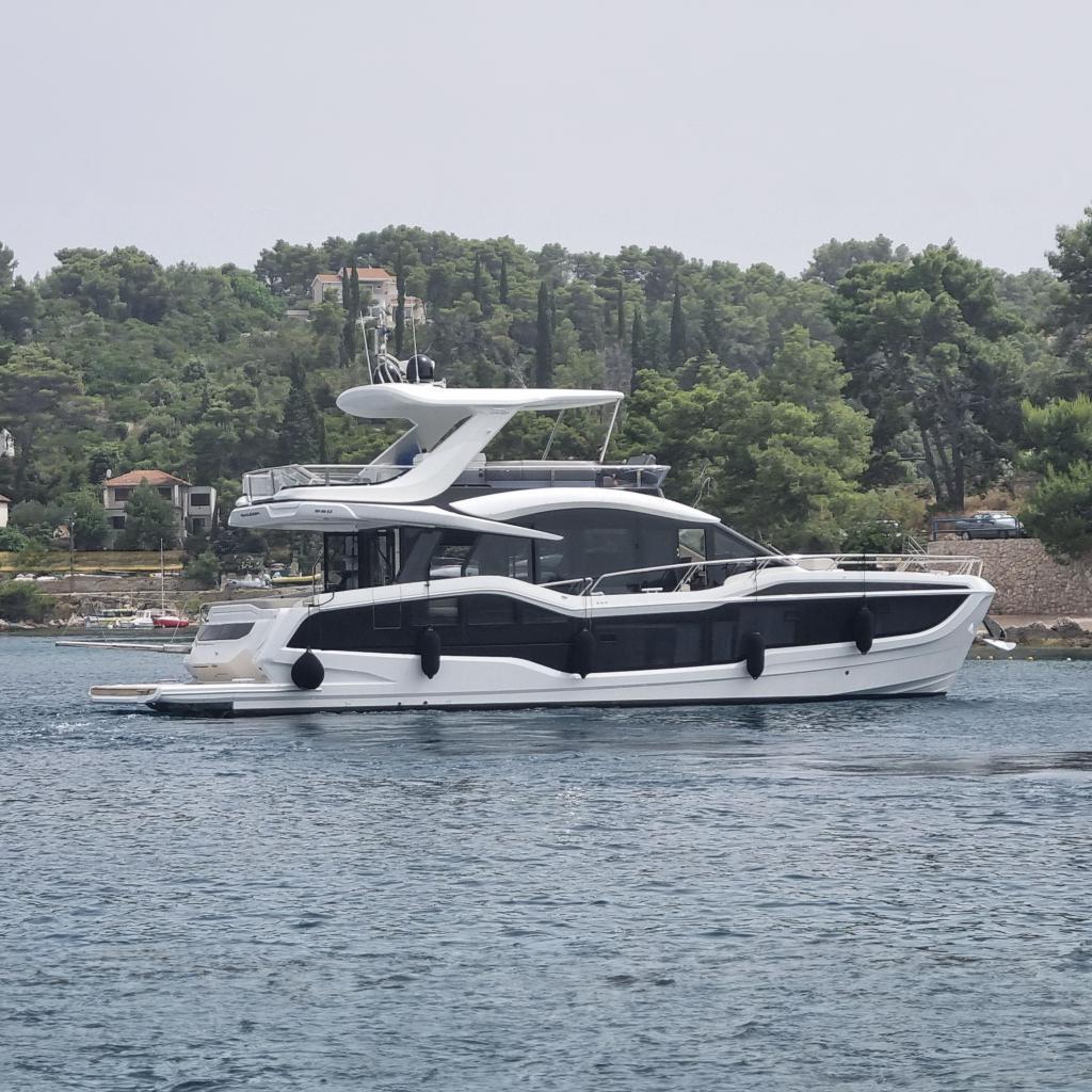 Galeon 560 Fly