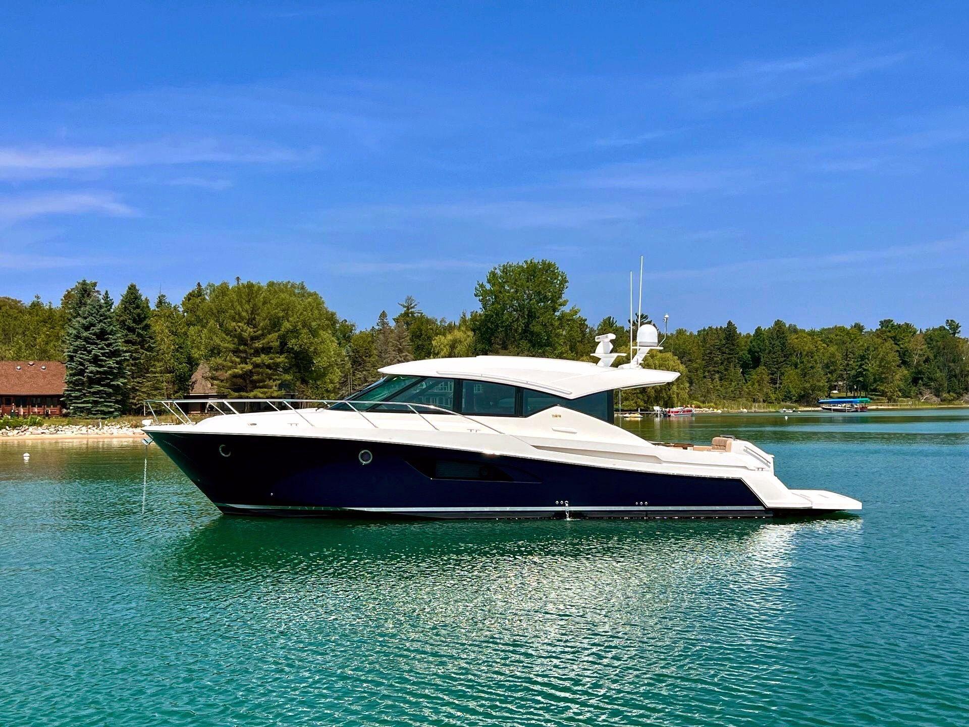 Tiara Yachts 50 Coupe