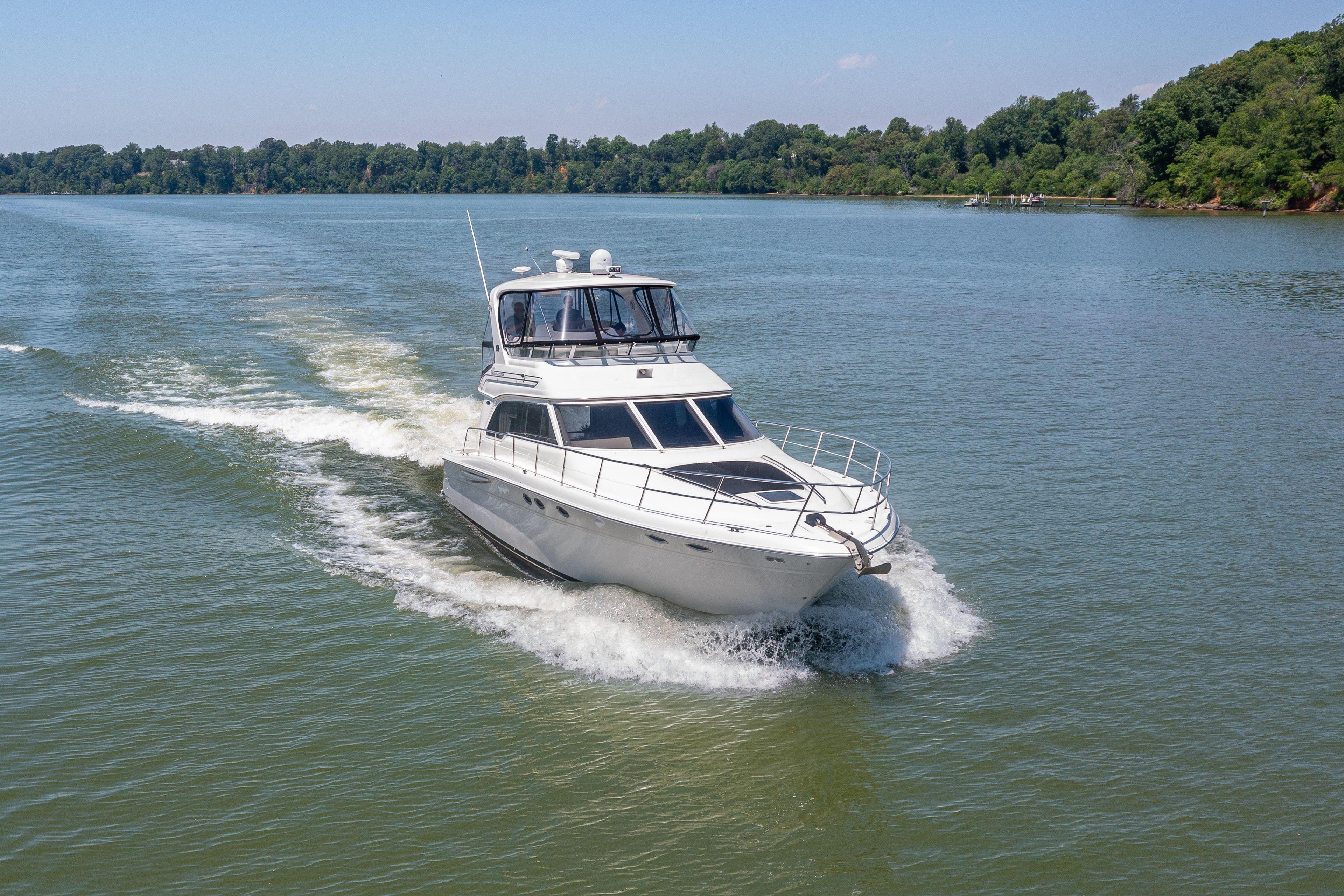 Sea Ray 480 Sedan Bridge
