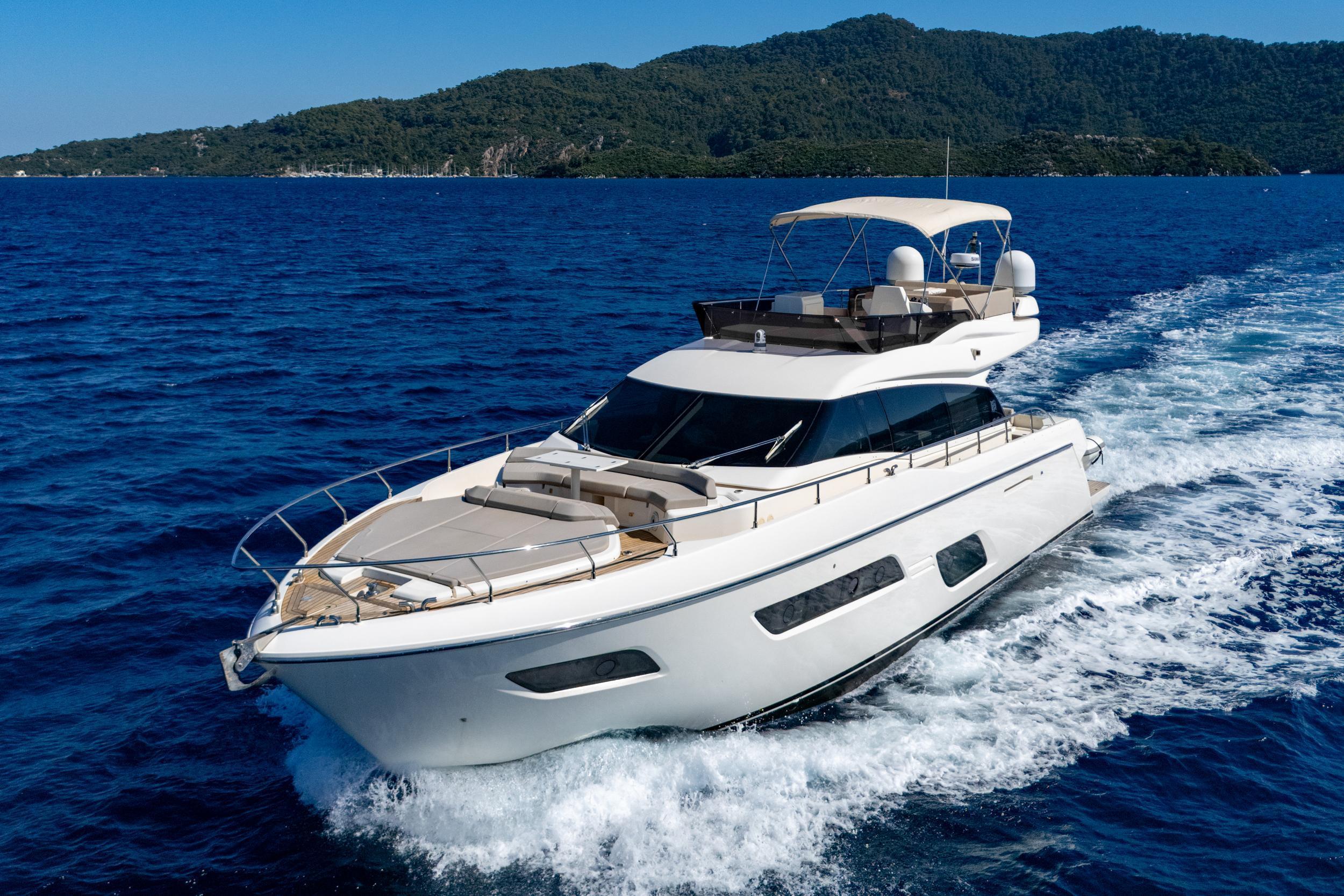Ferretti 550