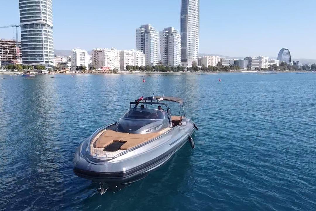 SACS Marine Strider 18