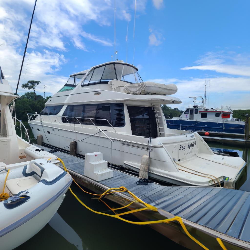 Carver 570 Voyager Pilothouse