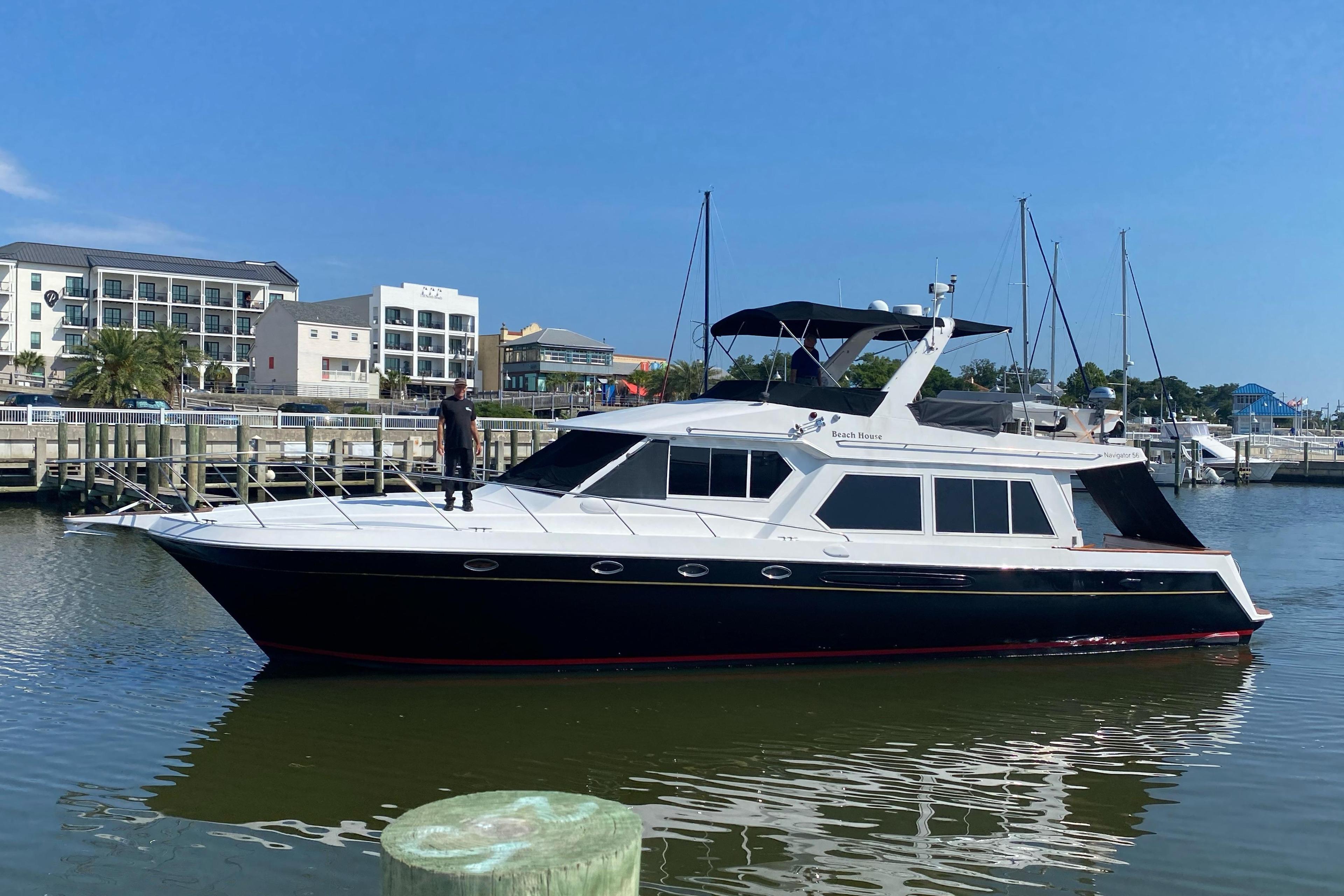 Navigator 5600 Pilothouse Classic