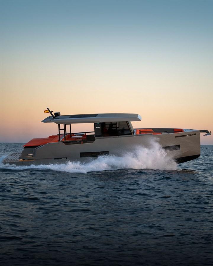 De Antonio Yachts 33